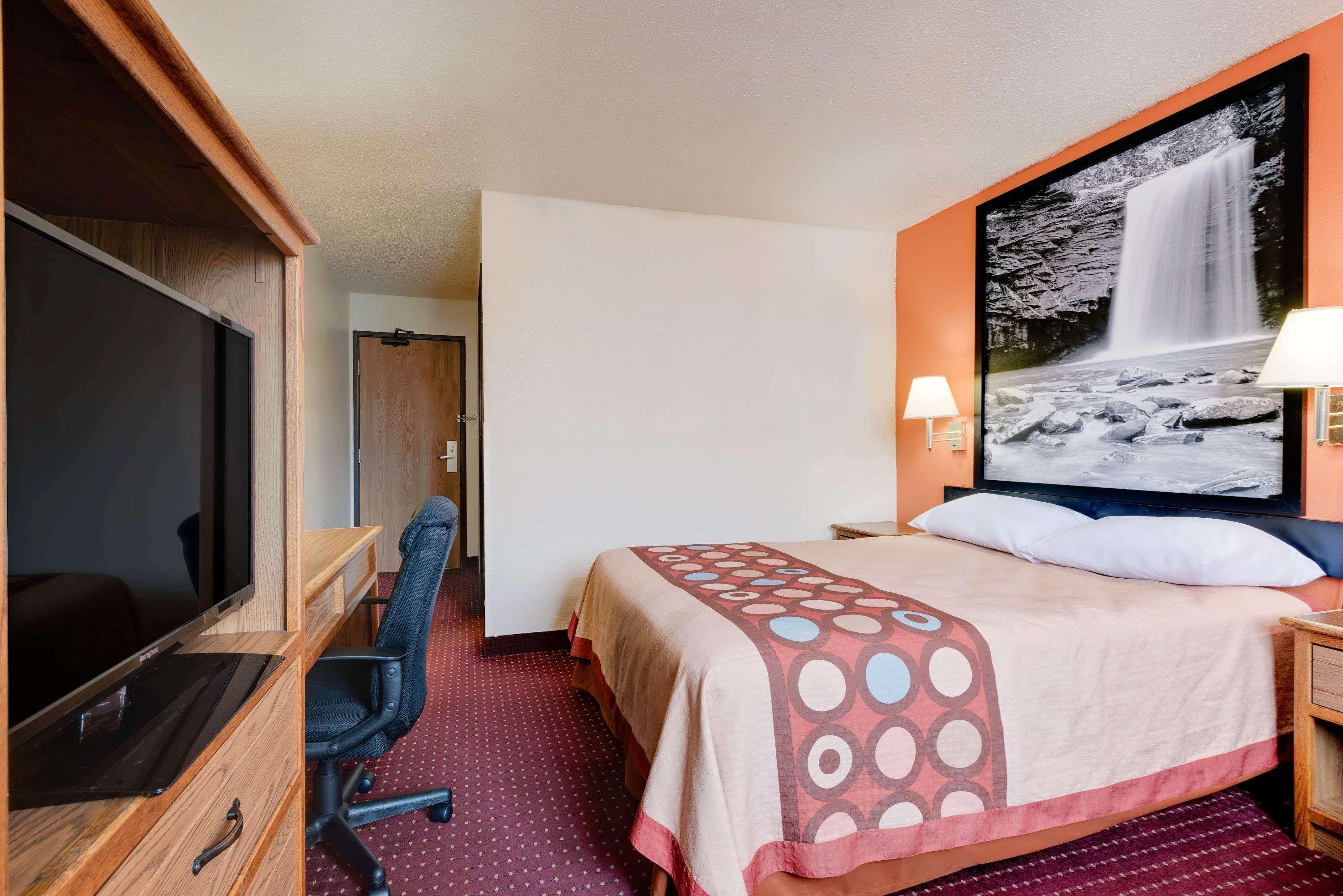 Super 8 Martinsburg Otel Dış mekan fotoğraf
