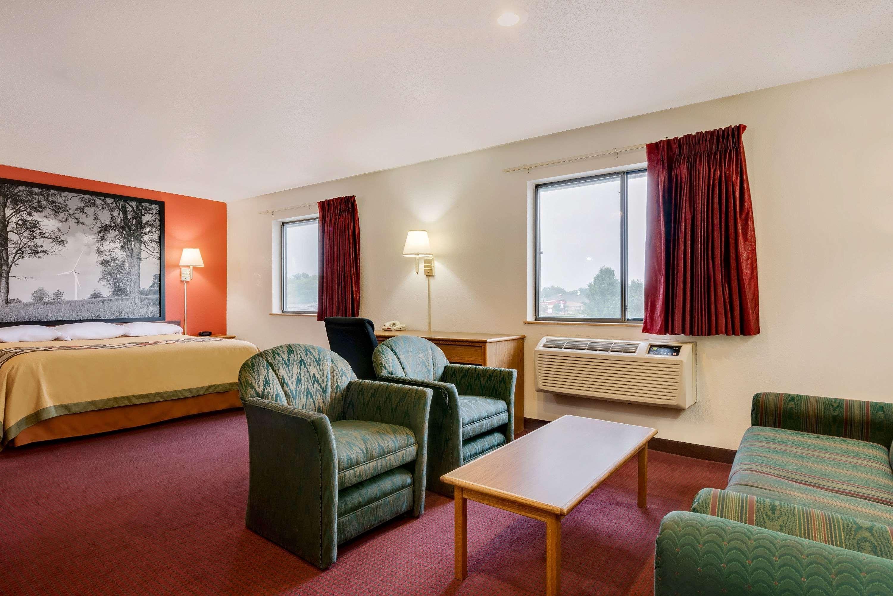 Super 8 Martinsburg Otel Dış mekan fotoğraf