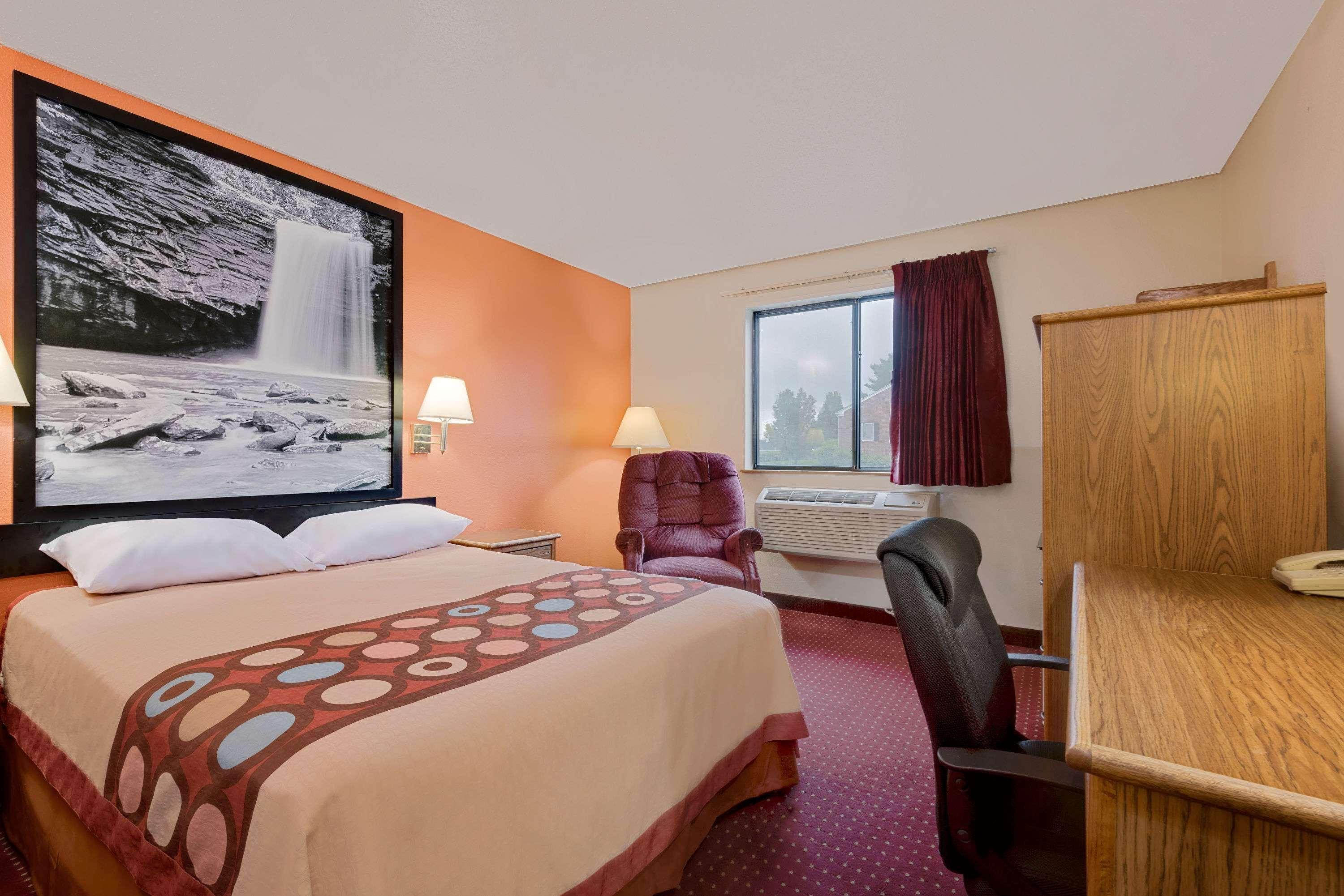 Super 8 Martinsburg Otel Dış mekan fotoğraf