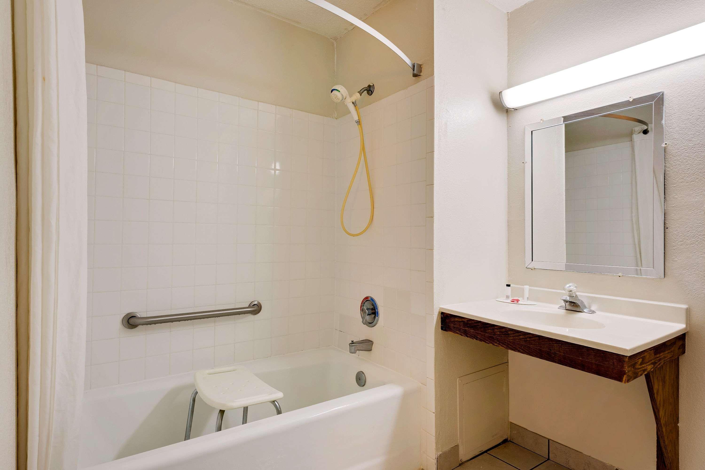 Super 8 Martinsburg Otel Dış mekan fotoğraf