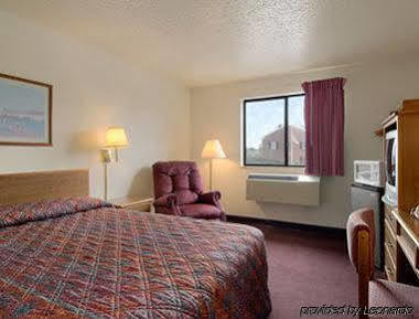 Super 8 Martinsburg Otel Dış mekan fotoğraf